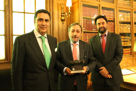 El CEO de Zurich recibe el 'II Premio Apromes-Carta del Mediador'