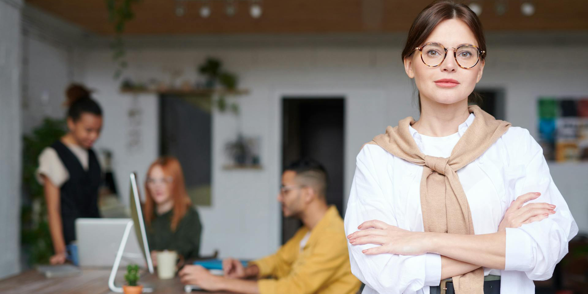 Las mujeres son mayoría en la plantilla de todas las tipologías de mediadores. Foto de fauxels para Pexels