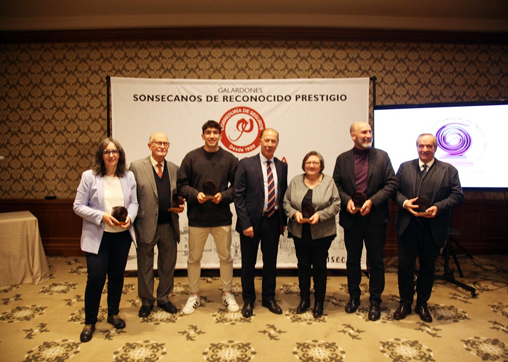 Imagen de grupo de los premiados